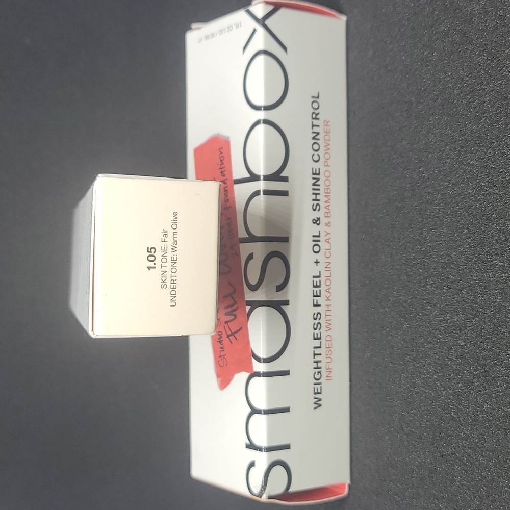 Smashbox Full Coverage Foundation 1.05
